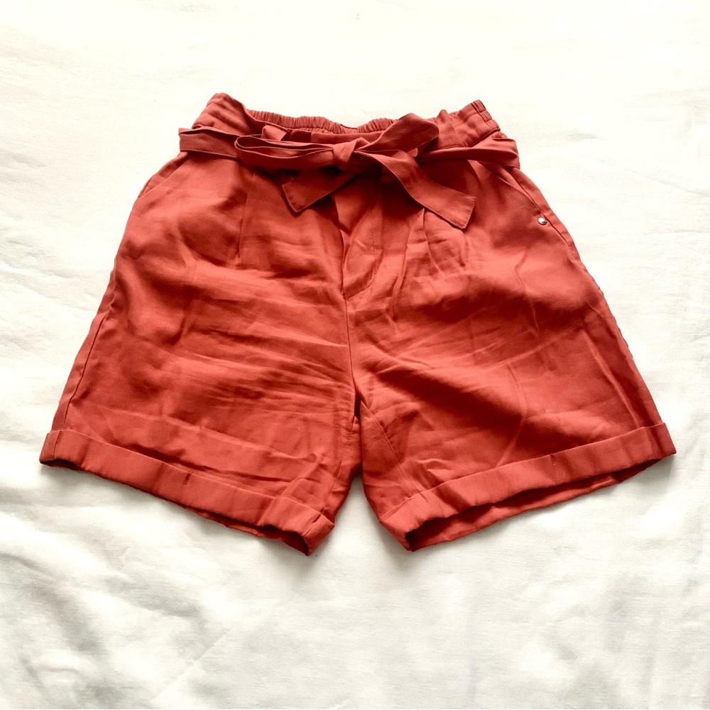 Women’s Orb High Waist Tie Belt Shorts in Burnt Red Sz Small